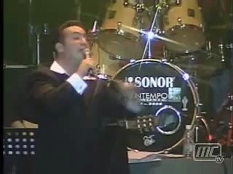 SAMUEL HERNANDEZ: LEVANTO MIS MANOS