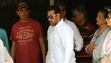 Salman Khan BREAK DOWNS At Court | 2002 Hit And Run Case Verdict