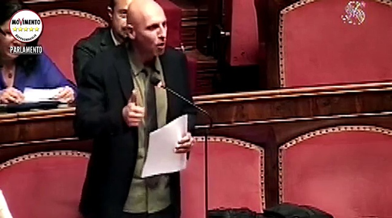 Renzi usa gli aerei di stato per farsi campagna elettorale. E' un furto ai danni dei cittadini" - MoVimento 5 Stelle
