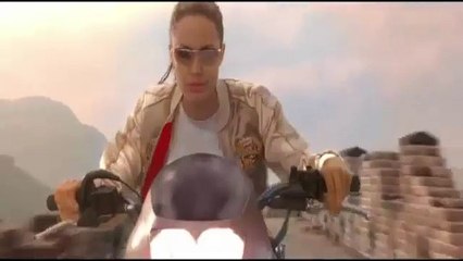 Download Video: angelina jolie riding bike on china great wall a short clip from the hollywood movie lara croft tomb raider,infoprovider