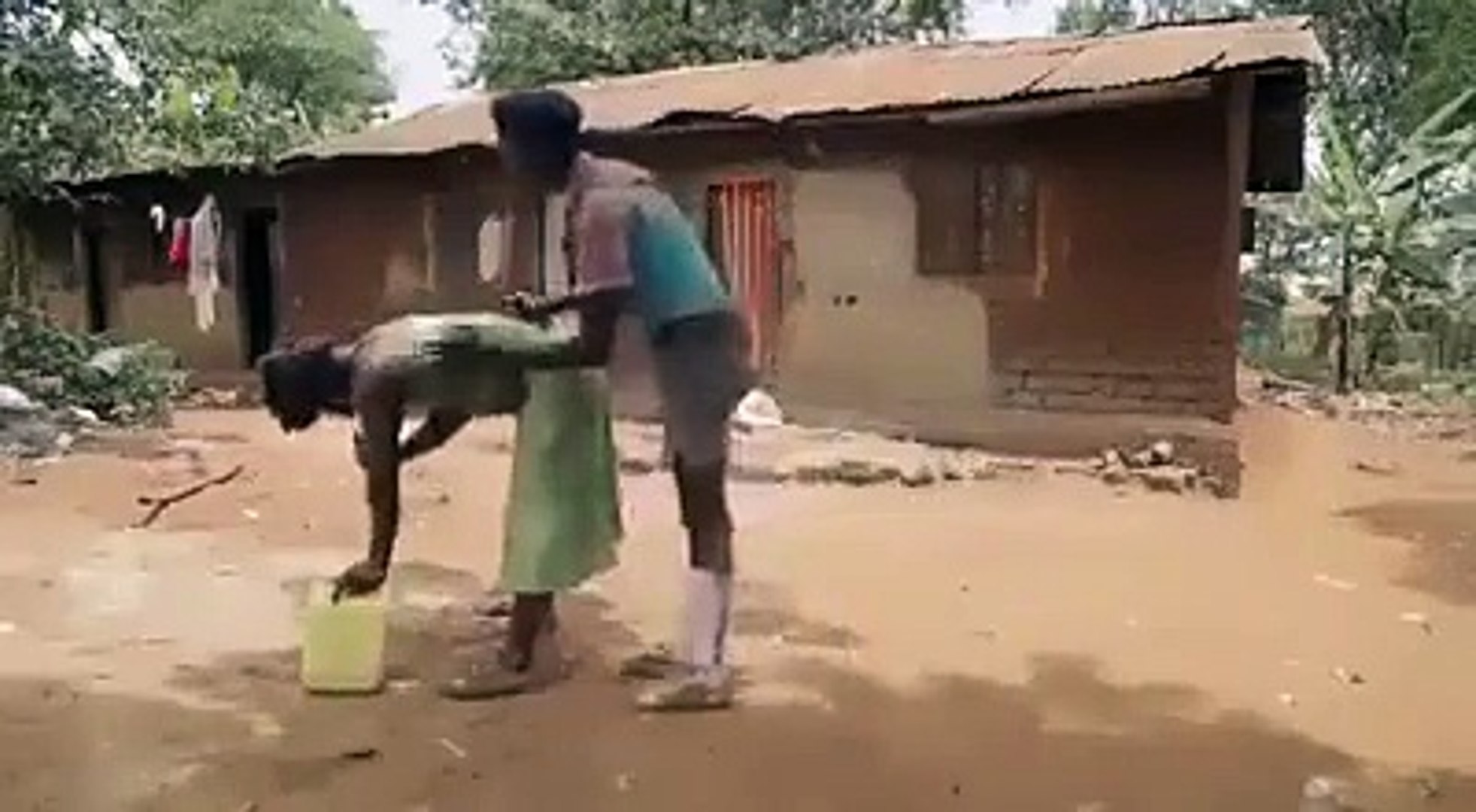 Danse africaine très chelou