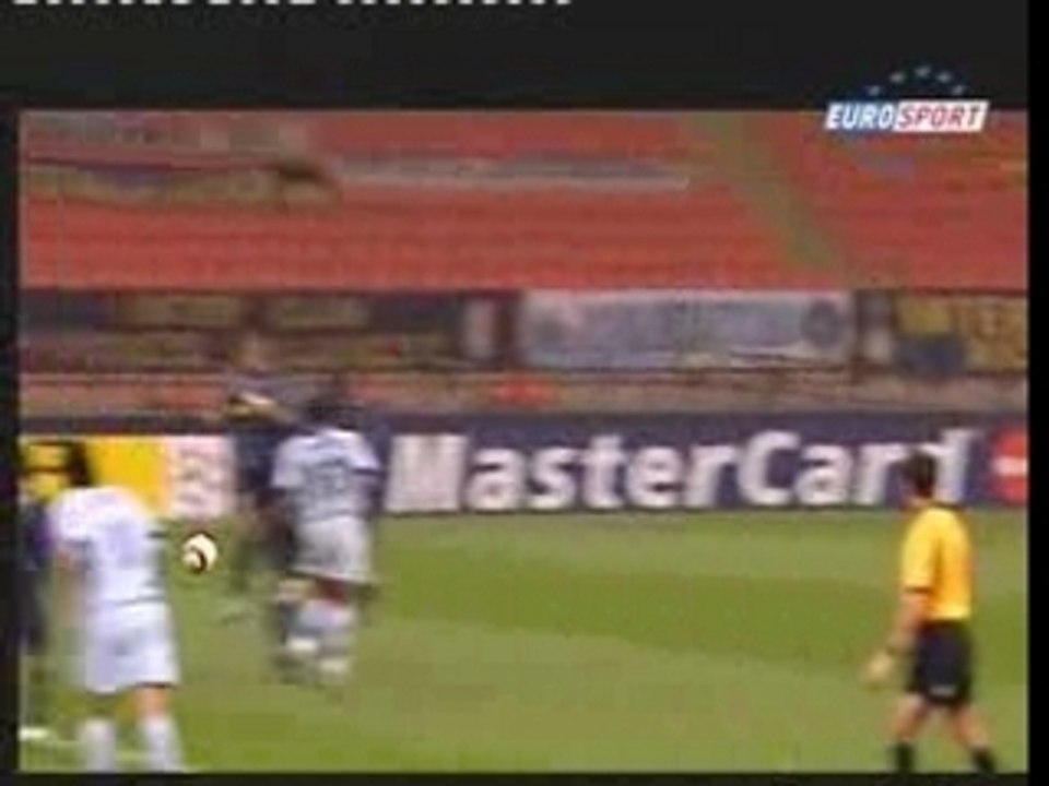 Hugo Almeida coup franc inter porto