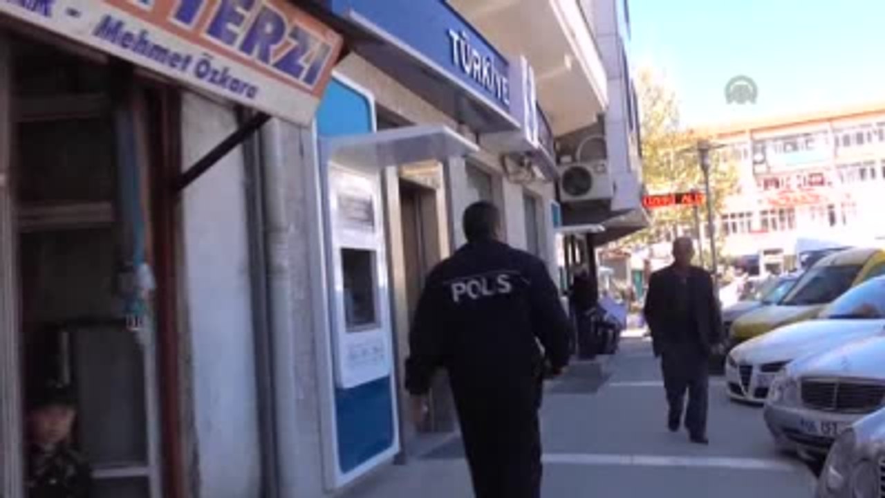 Polis "Megafon"La Ulaştığı Kıbrıs Gazisini Dolandırılmaktan Kurtardı