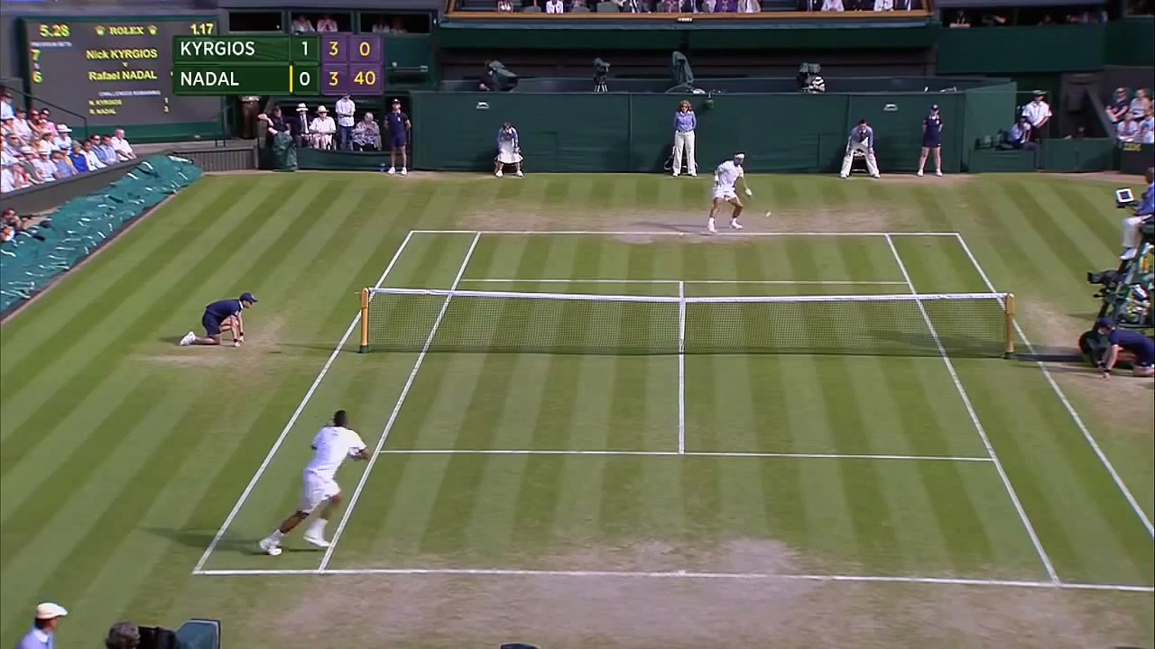 Nick Kyrgios met une prune a Rafael Nadal avec un shoot entre les jambes d'une autre planète