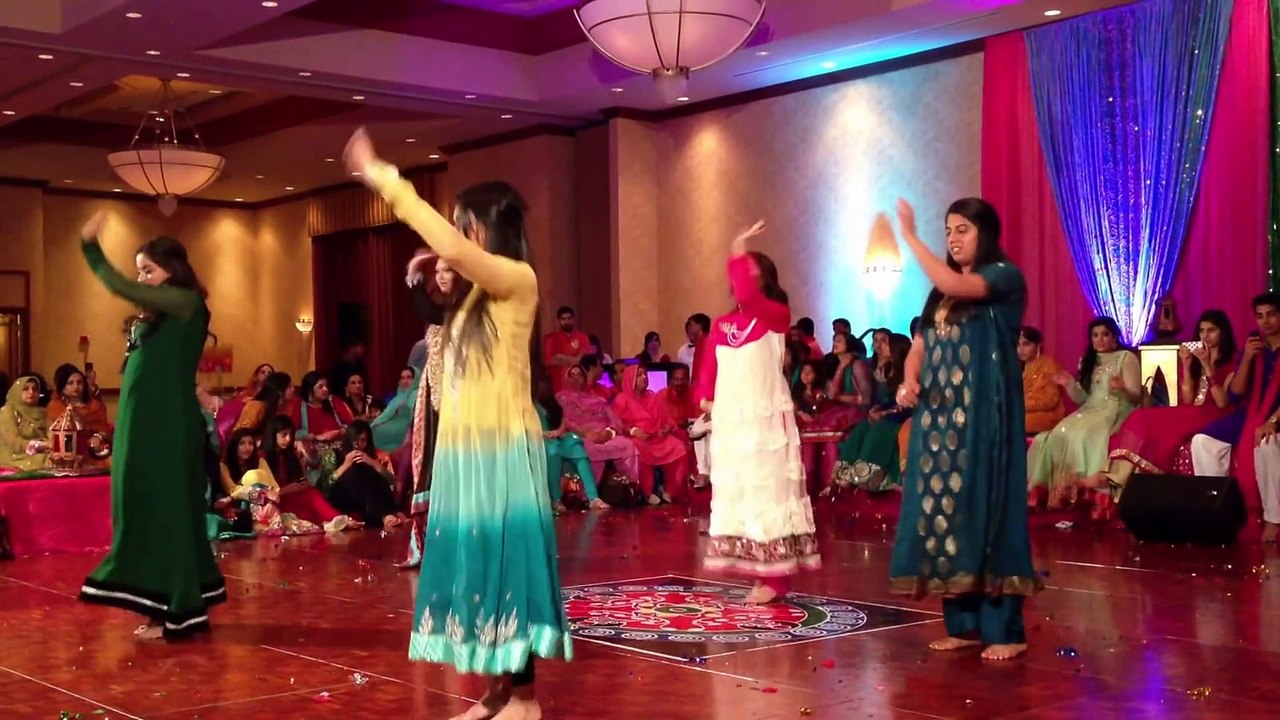 Faria's Mehndi Dance