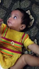 my daughter  minahil khan playing ...lolx mastiii