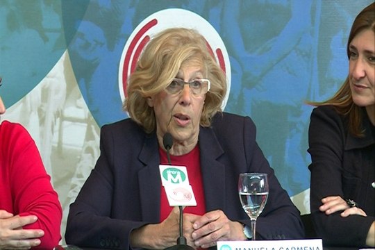 Carmena telefonea a Aguirre para pedirle un debate