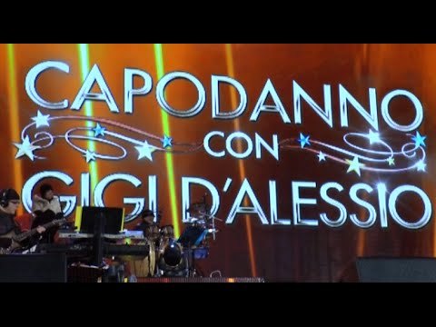 Napoli - Capodanno in piazza del Plebiscito (01.01.15)