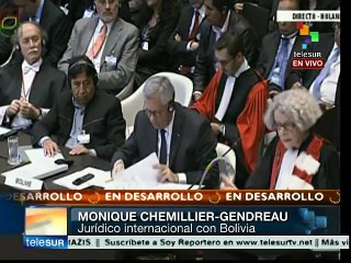 Chemillier-Gendrau: Chile padece una extraña amnesia colectiva