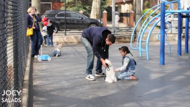 Ce que fait cet homme aux enfants va vous terroriser