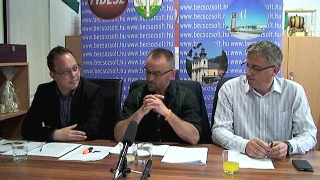 Sajtótájékoztató 2015-05-06 -  Jakab Jácint, Turcsány lászló és Tolnai J sándor önkormányzati képviselők
