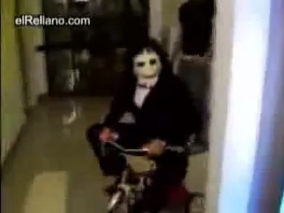 Saw Prank - If you don't find this funny then you're not human!