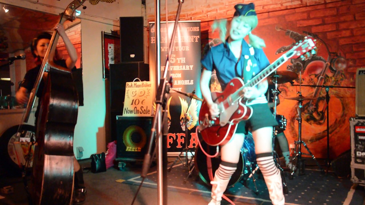 Pink Moon Babies - Gentbrugge,Belgium may 06,2015 VIDEO 1/4