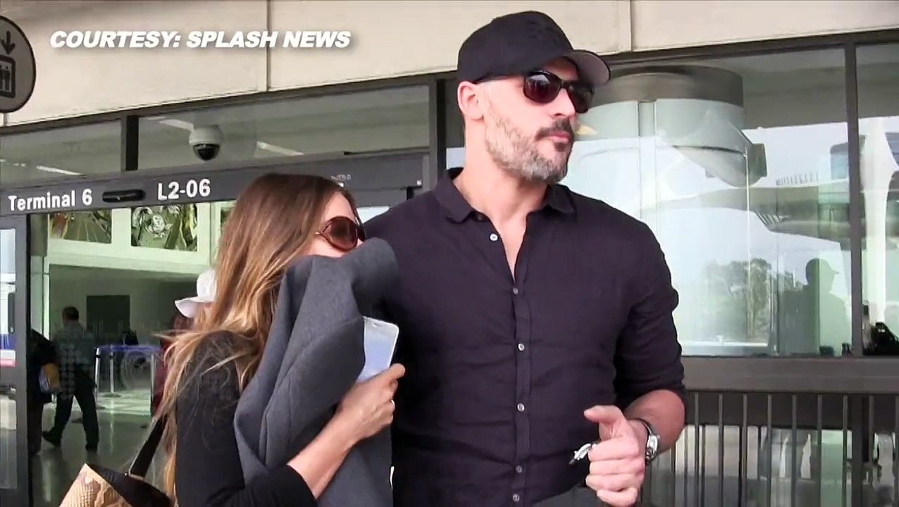 (VIDEO) OMG! Sofia Vergara ATTACKS Photographer