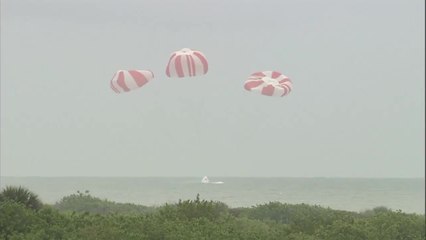 SpaceX crew capsule conducts dramatic abort test