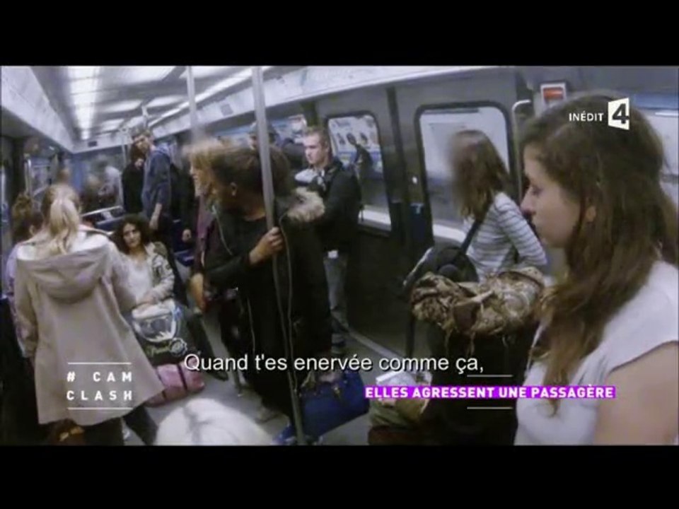 Elles agressent une passagère