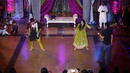Beautiful Mehndi wedding Dance performance