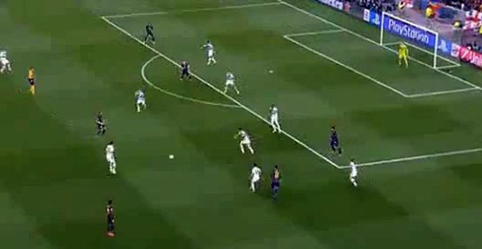 Barcelona vs Bayern Munich 0-0 Luis Suarez first chance 06.05.2015