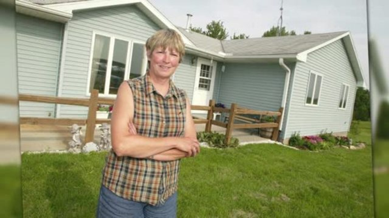 Ashton Kutcher Remodeled His Mom's House