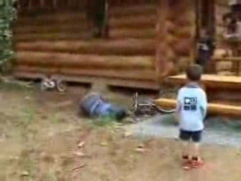 le pére de Regis fait du VTT