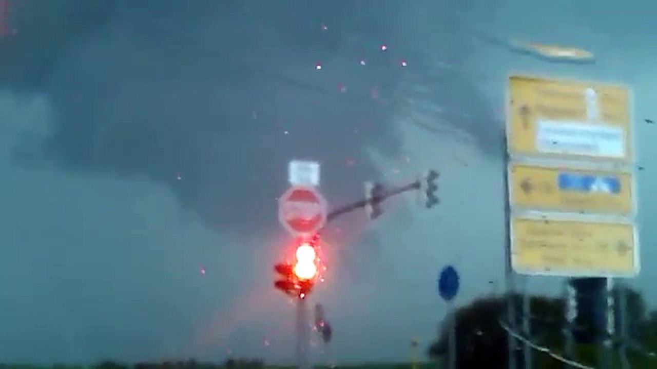 05.05.2015 Tornado in der Nähe von Rampe, M-V