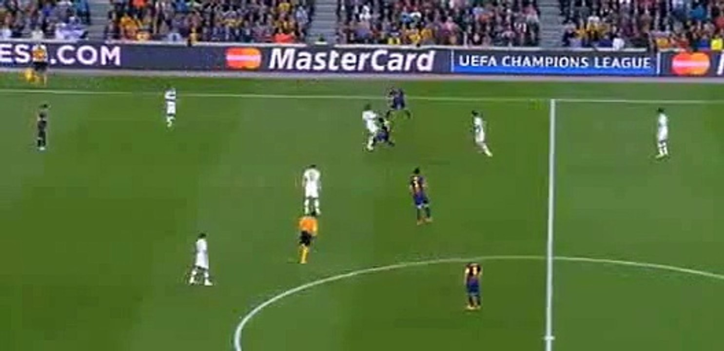 Lionel Messi Amazing Shot - Barcelona vs Bayern Munich 06.05.2015