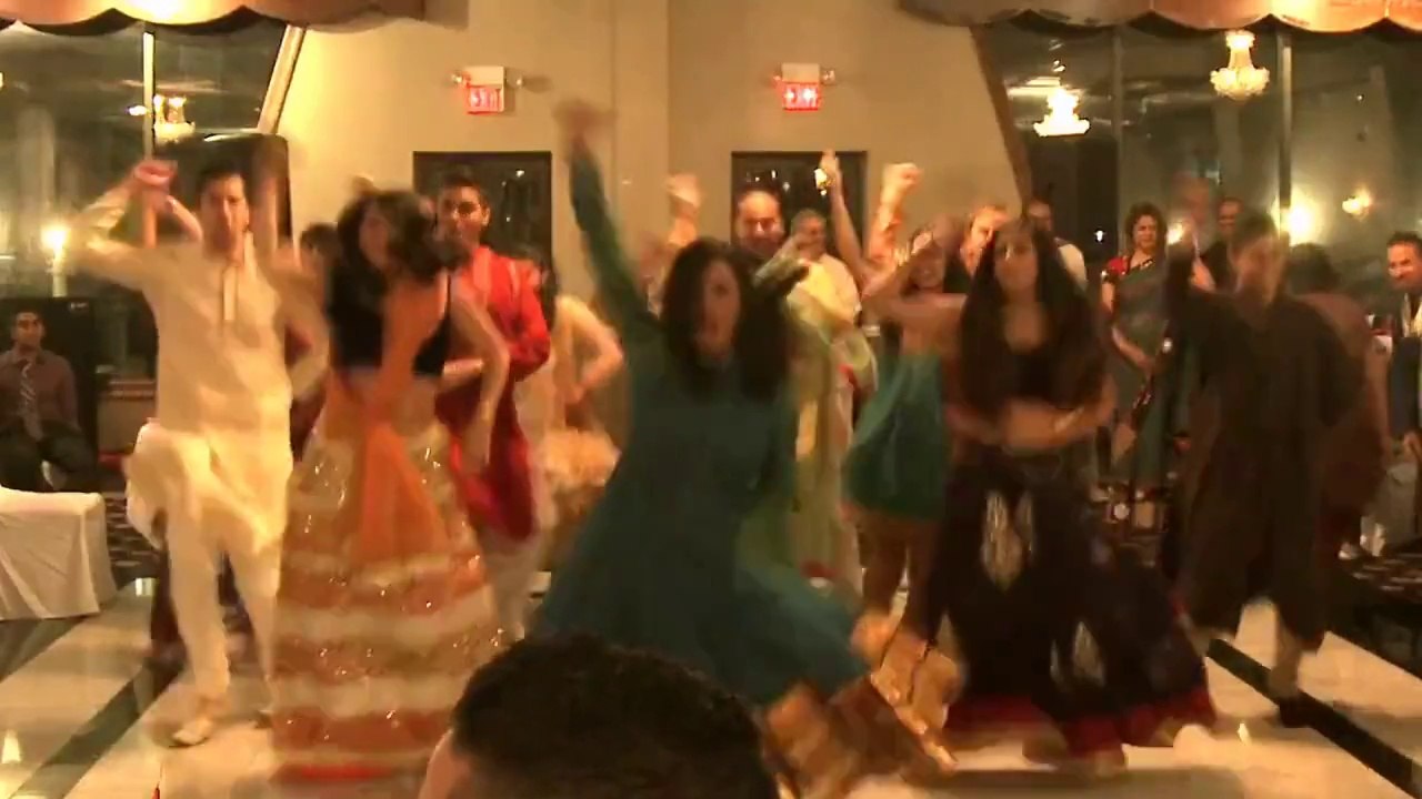 Gangnam Style Mehndi Dance Cute Couples Dancing Amazingly