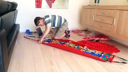Adolescente arma réplica exacta del Titanic con piezas de Lego