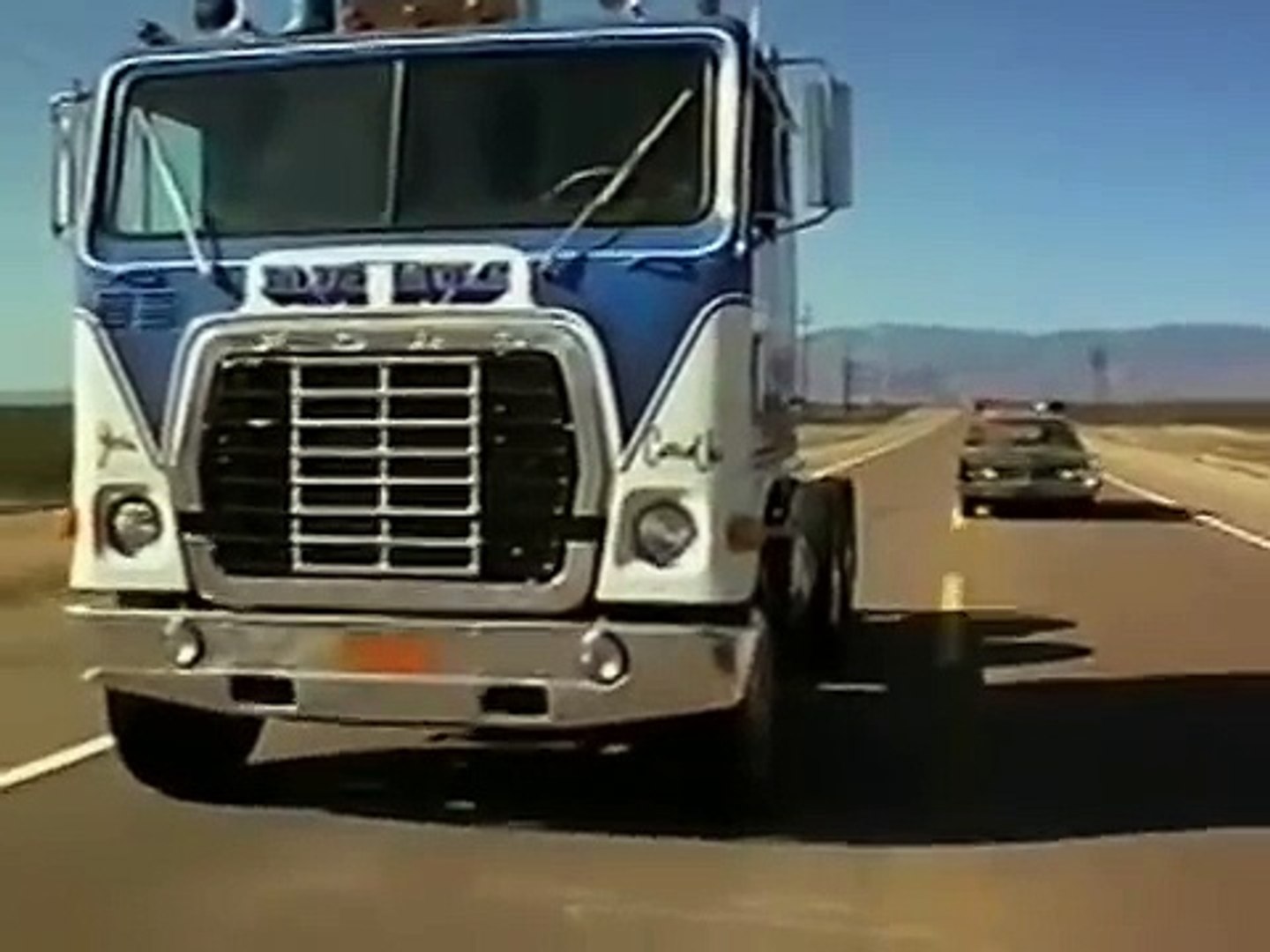 White Line Fever (1975) - final scene with Blue Mule - video Dailymotion