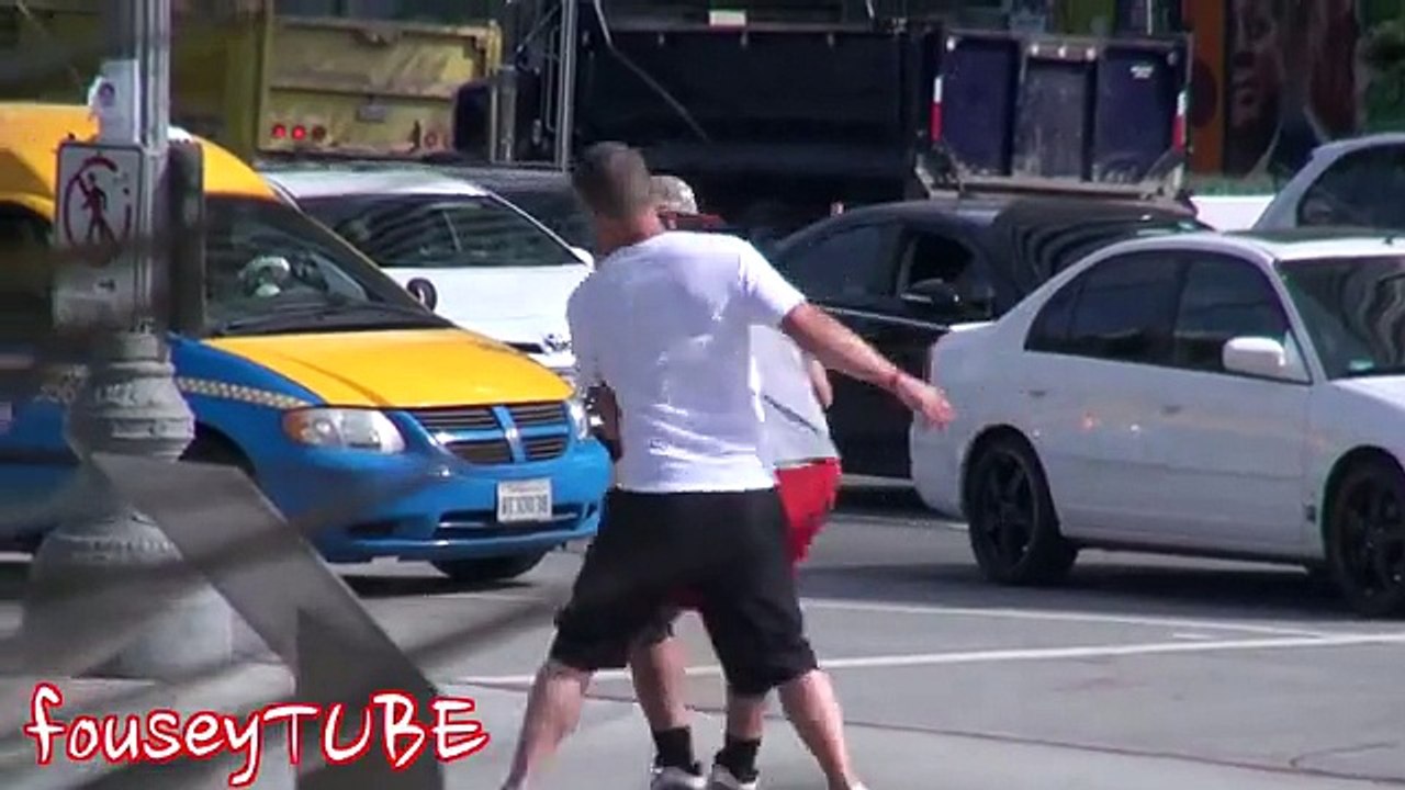 BENDING PEOPLES iPHONE PRANK!_