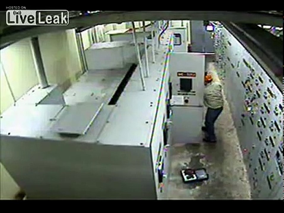 Electrical plant-room explosion caught on tape.flv