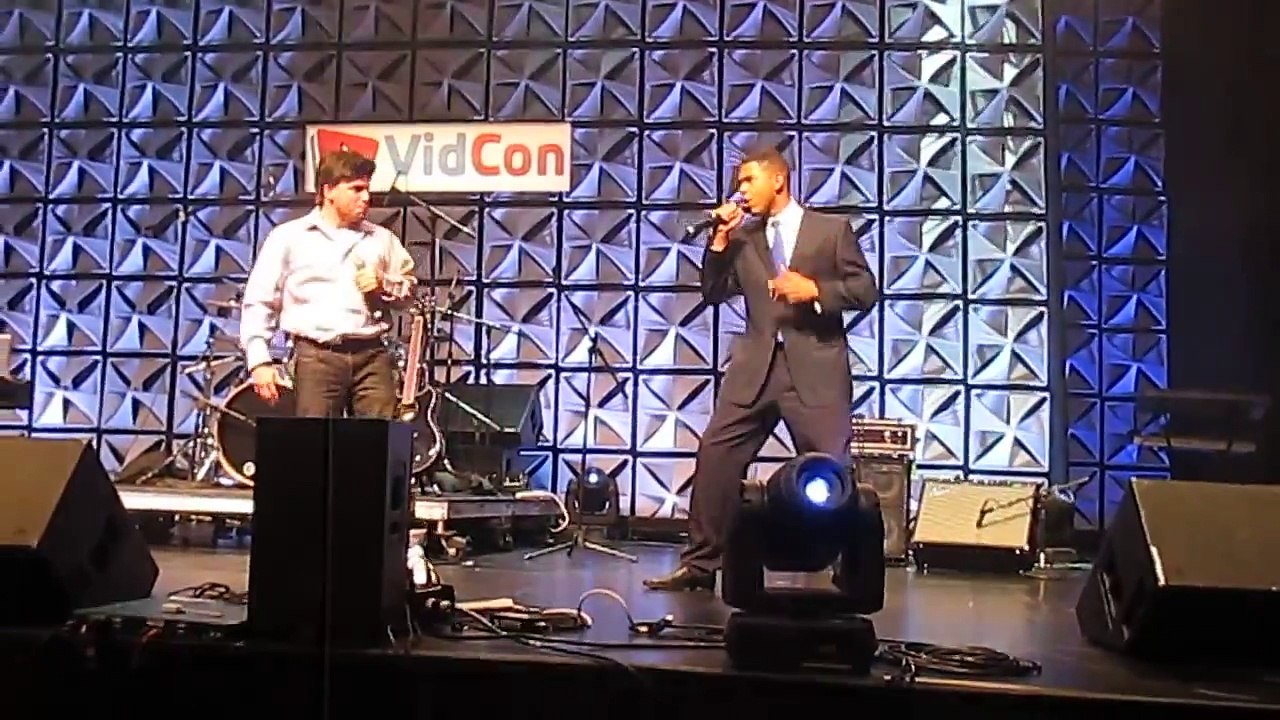 Barack Obama vs Mitt Romney - Epic Rap Battles of History (Live) - VidCon 2013