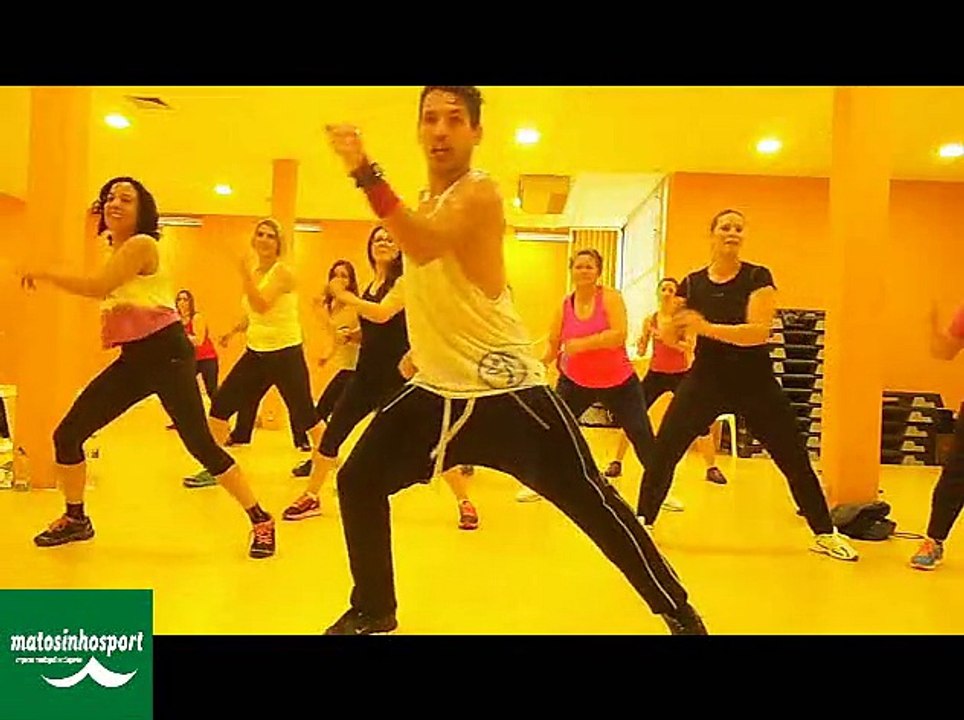 omi cheerleader zumba by Emanuel Azevedo