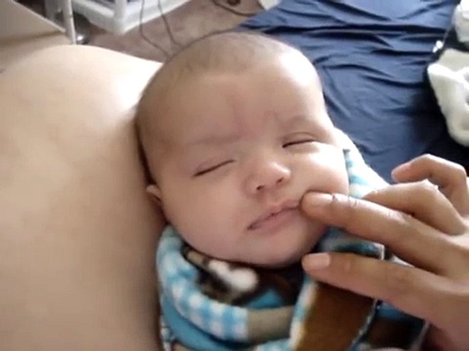 1 month old talking baby