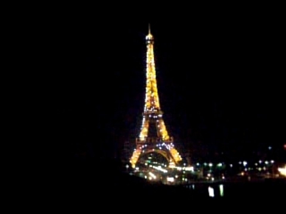 tour eiffel  la nuit