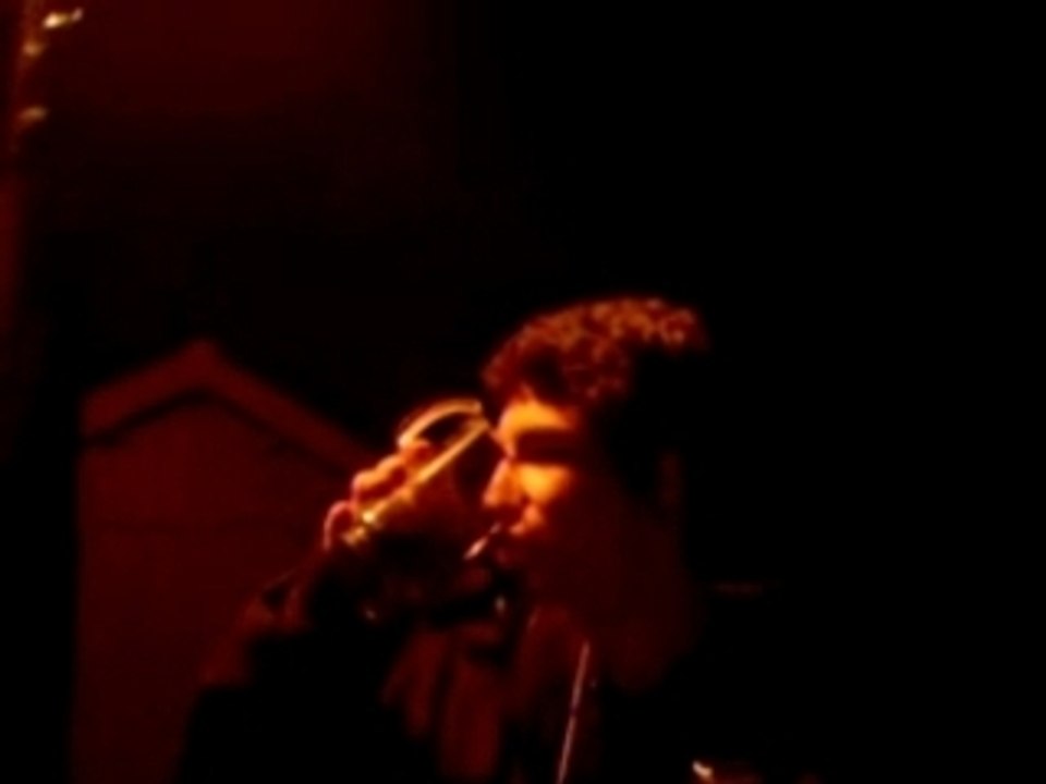 Hugo avec le verre doseur sky coca