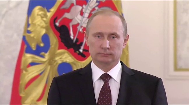 Poutine sans voix pendant un discours... Hilarant !