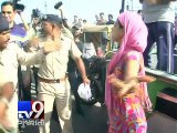 4 women detained for trying to stop demolition - Tv9 Gujarati