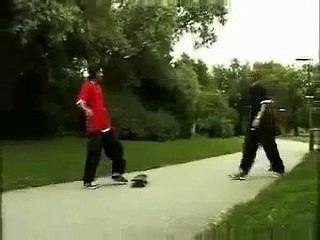 Une mamie déclenche l'airbag d'une Mercedes !