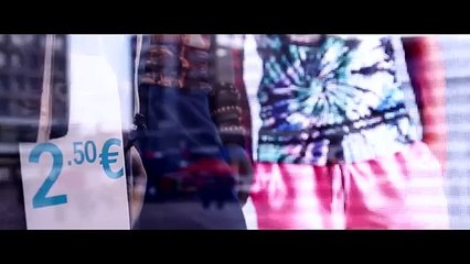 Un distributeur automatique vend des T-shirts à 2 euros mais personnes ne les achètent