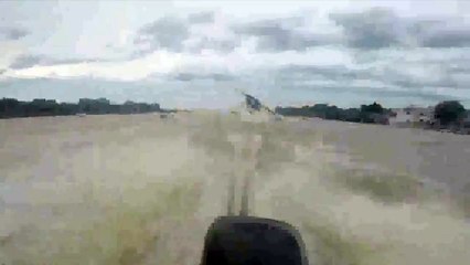 Quand un avion manque de percuter un bateau ...