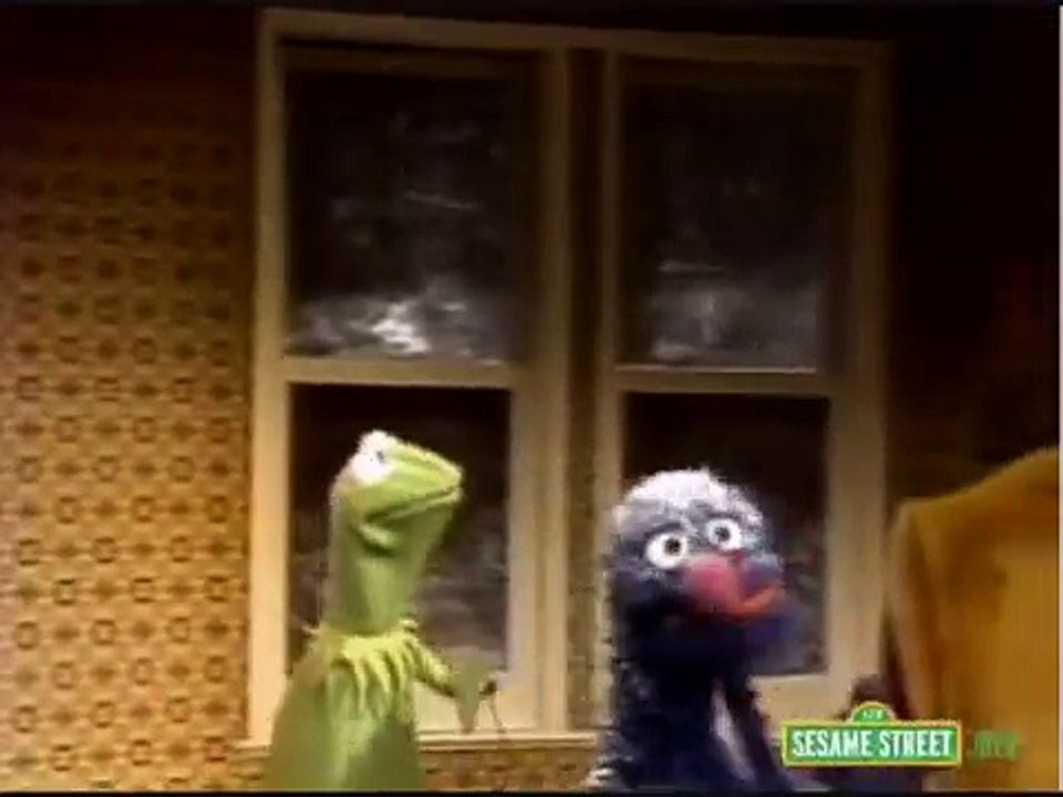 Sesame Street - How can Grover get warm?