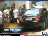Dunya News - Celebs reach Salman Khan's house expressing solidarity after hit-and-run case verdict