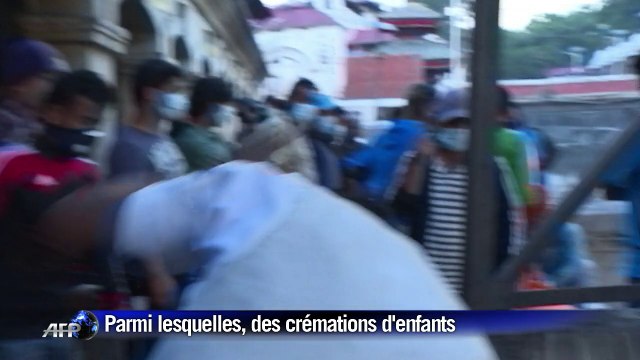 Au Népal, le séisme a éprouvé des équipes de crémation
