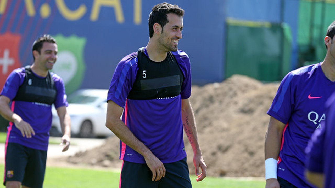 FC Barcelona training session: Great atmosphere during the practice