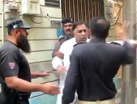 Exclusive Video of Punjab Police Raid At A House Which Is Used For Gambling