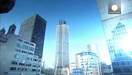 Caída generalizada de las bolsas, a la espera de los resultados británicos, y encarecimiento de la deuda