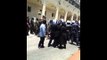 الخليل: الاجهزة الامنية تقمع مسيرة لاهالي الاسرى وتعتقل صحفيين