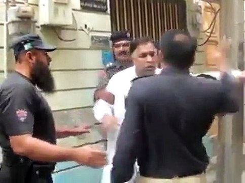 Exclusive Video of Punjab Police Raid At A House Which Is Used For Gambling