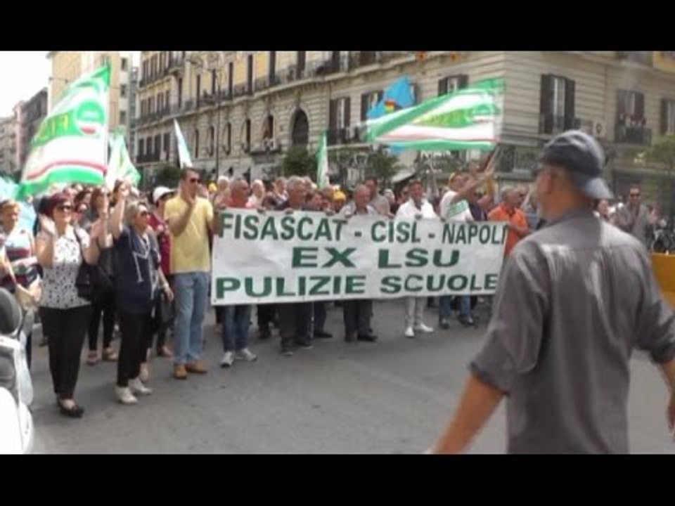 Napoli - Corteo dei lavoratori ex Lsu e Appalti Storici (06.05.15)